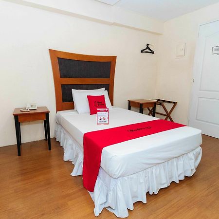 Reddoorz @ Amorsolo Makati Makati City Exterior foto