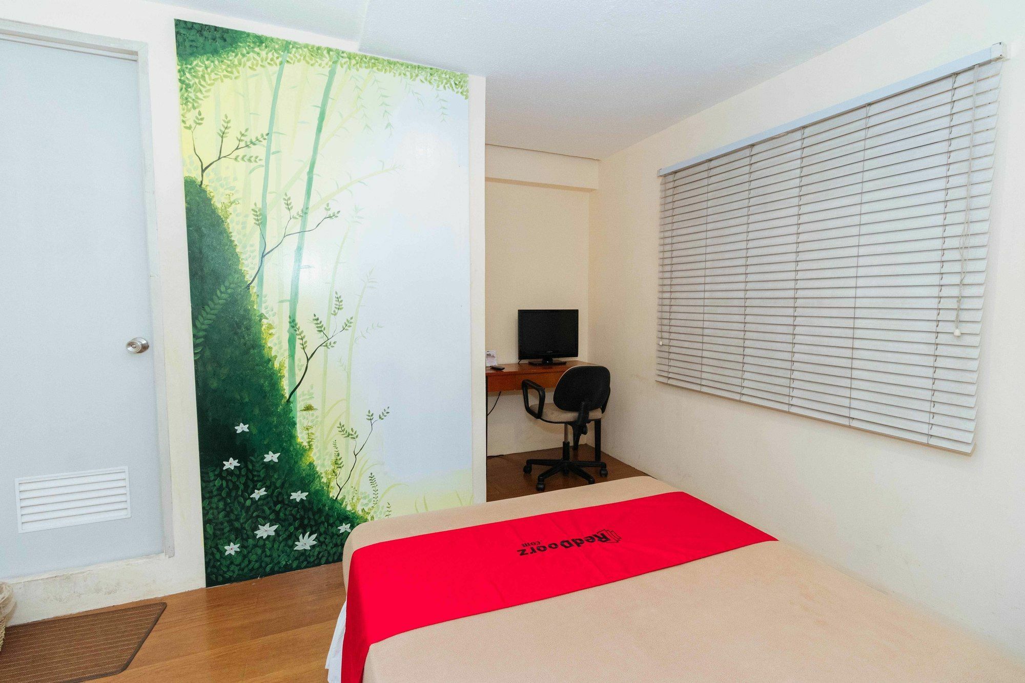Reddoorz @ Amorsolo Makati Makati City Exterior foto